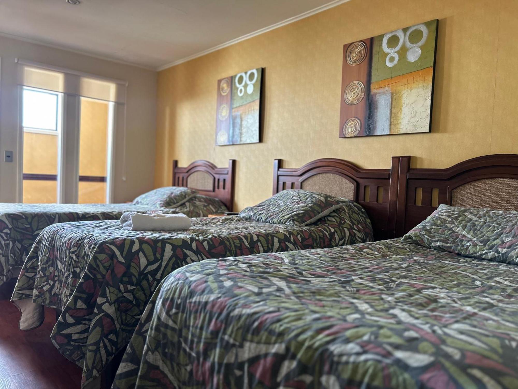 Hostal Don Guillermo Puerto Natales Bagian luar foto